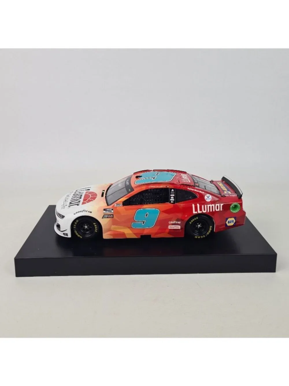 Lionel Racing 1:24 Diecast Elite 2021 Camaro ZL1 Llumar #9 Chase Elliott E15